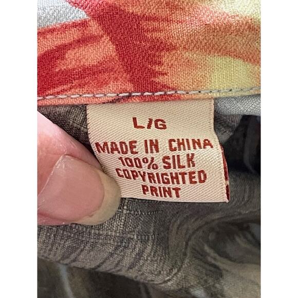 Tommy Bahama Men's Size Large 100% Silk Hawaiian Shirt - Picture 3 of 4